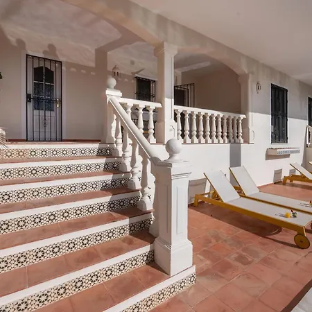 Peaceful 4 Bdrm Andalusian W Sea Views