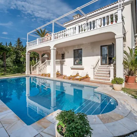 Peaceful 4 Bdrm Andalusian W Sea Views Marbella