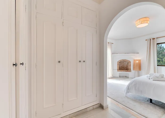 Apartmán Peaceful 4 Bdrm Andalusian W Sea Views Marbella