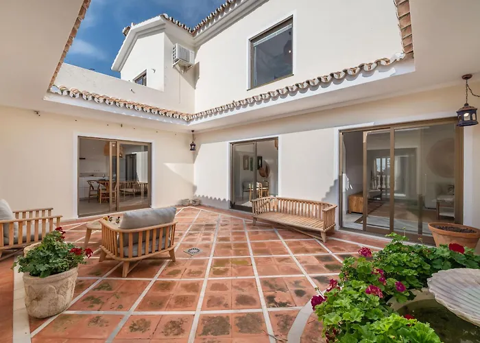 Peaceful 4 Bdrm Andalusian W Sea Views *