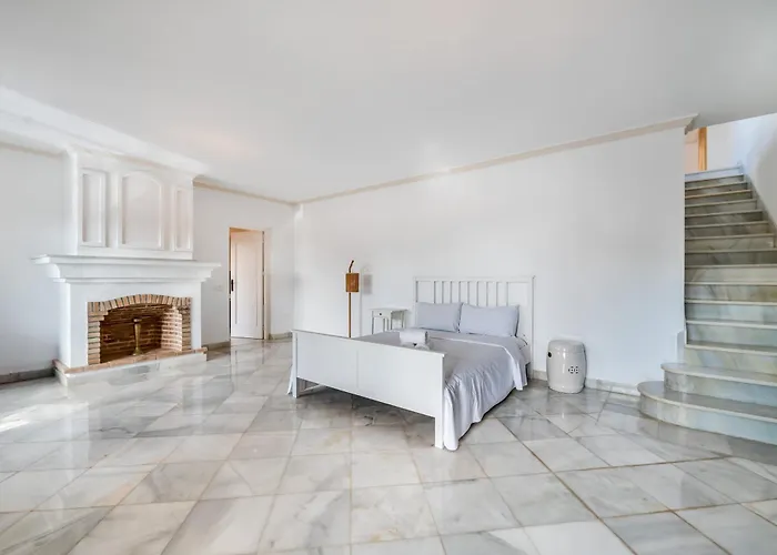 Peaceful 4 Bdrm Andalusian W Sea Views Apartmán