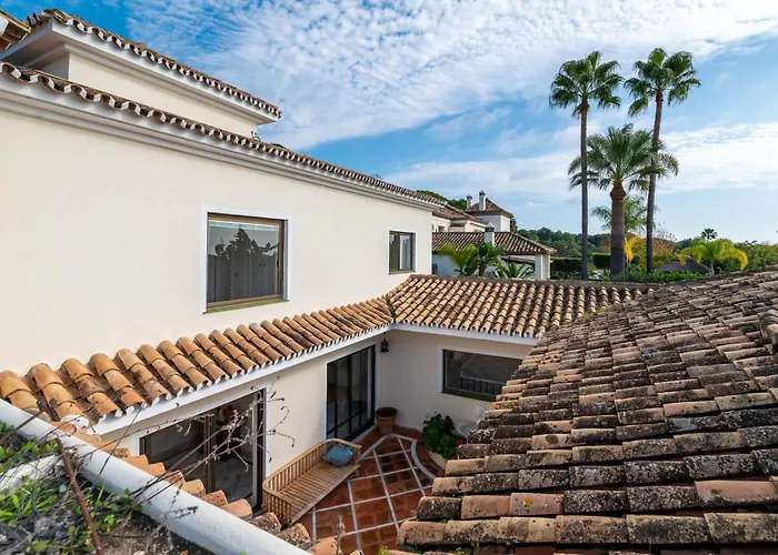 Peaceful 4 Bdrm Andalusian W Sea Views Apartmán *