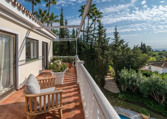 Peaceful 4 Bdrm Andalusian W Sea Views Marbella