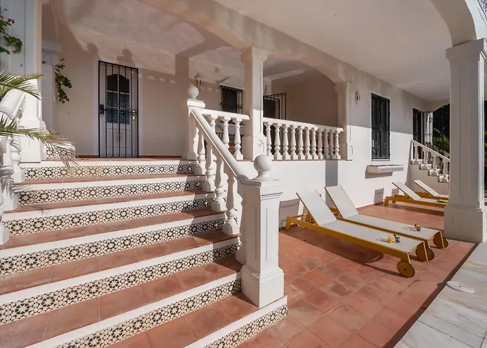 Peaceful 4 Bdrm Andalusian W Sea Views