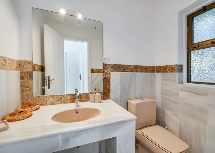 Peaceful 4 Bdrm Andalusian W Sea Views Apartmán