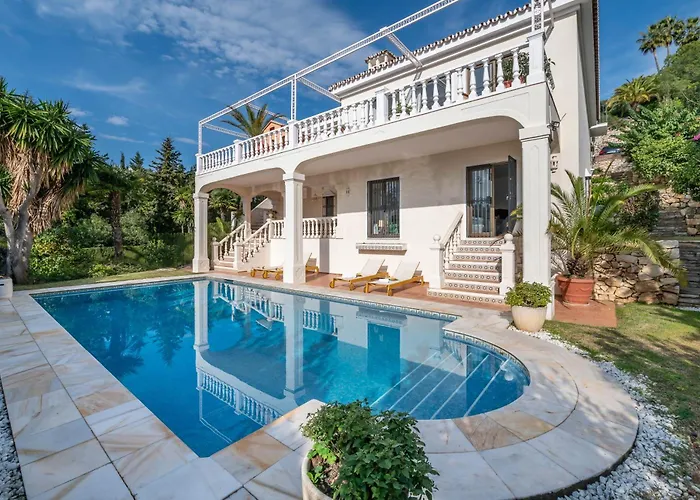 Peaceful 4 Bdrm Andalusian W Sea Views Marbella