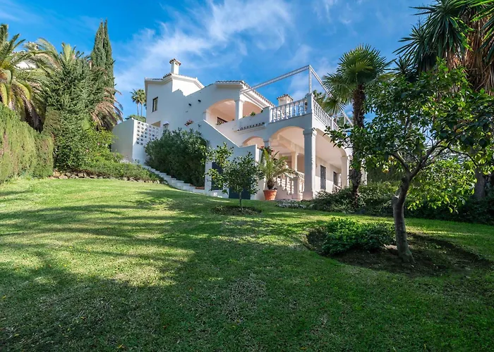 Peaceful 4 Bdrm Andalusian W Sea Views Apartmán *