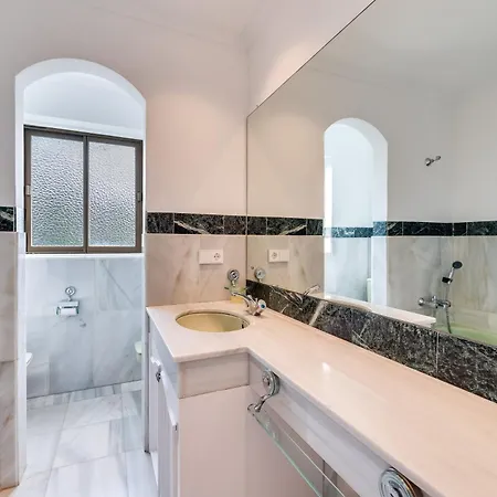 아파트 Peaceful 4 Bdrm Andalusian W Sea Views