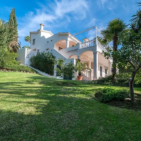 Peaceful 4 Bdrm Andalusian W Sea Views 아파트 *